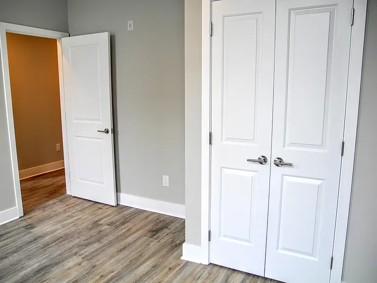1607 Catherine St — Photo 16