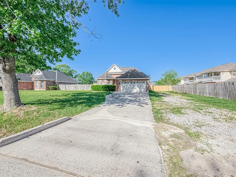 1189 Lovett St — Photo 5
