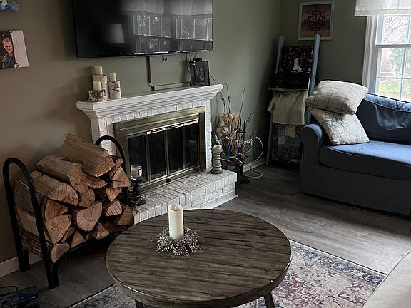 3rd image of 10 Rockhurst Dr Unit 10
