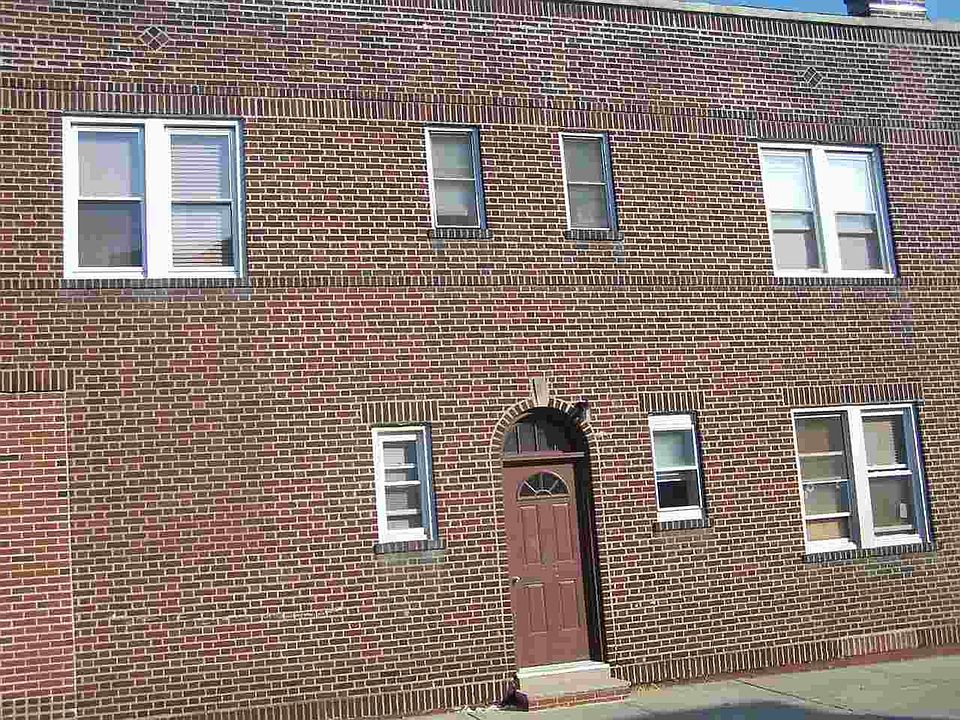 2nd image of 384 Cliff St APT 3