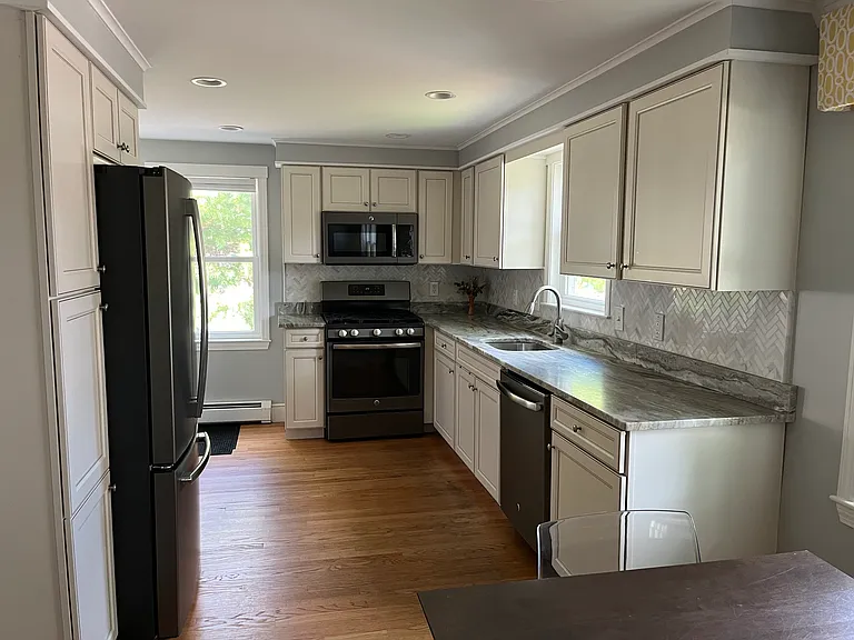 28 Morse St — Photo 4