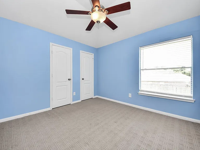 435 Leisure Dr — Photo 36