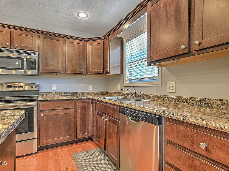 1092 Aberlea Valley Cir — Photo 11