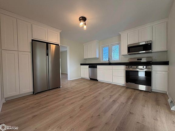 3rd image of 817 Green St