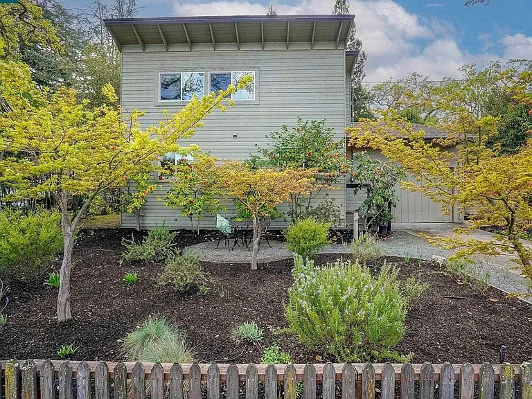 3609 Walnut St — Photo 2
