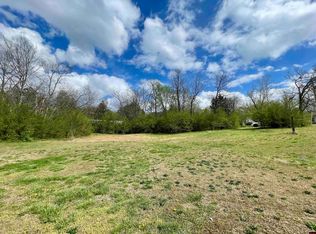 113 3rd St, Norfork, AR 72658