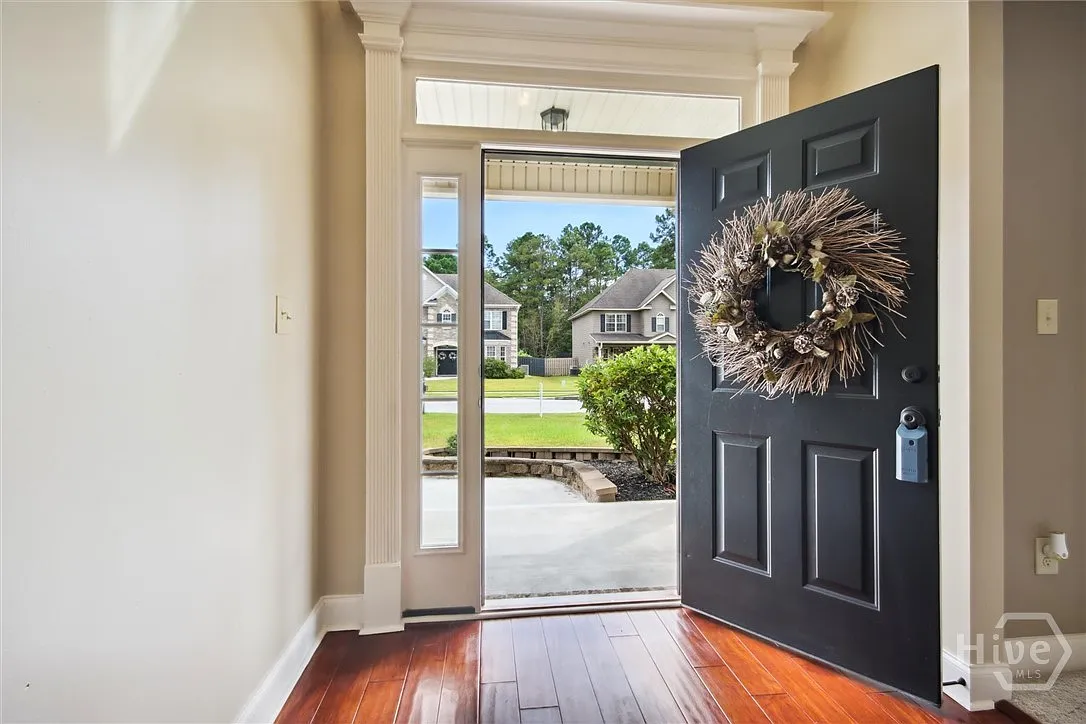 4 bed, 2.5 bath, 3529 sqft, $2,850 — Photo 4