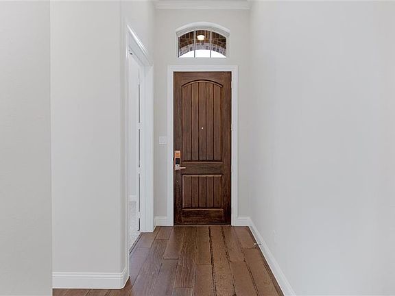 4th image of 5308 Lochwood Cir