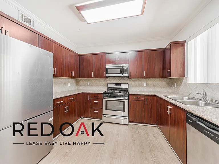 Yaya Nordhoff Apartments — Photo 18