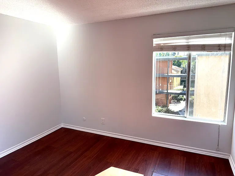 15425 Sherman Way #323 — Photo 8