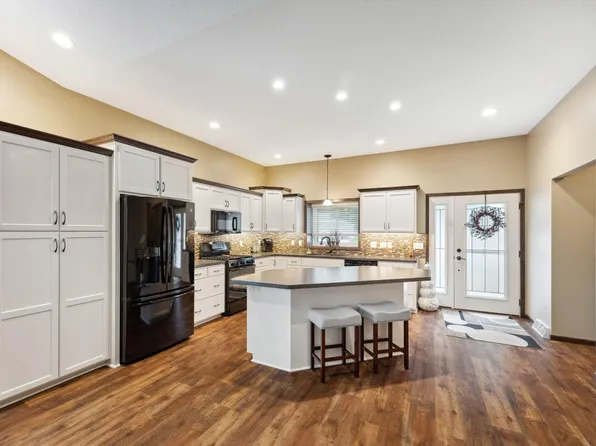 316 Lake Ave N, Silver Lake, MN 55381