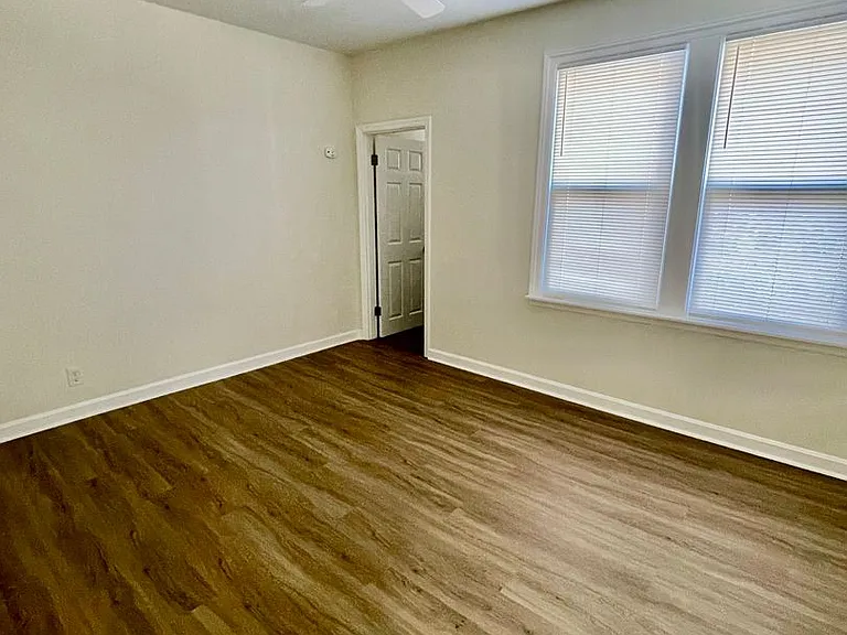 105 Summit St — Photo 10