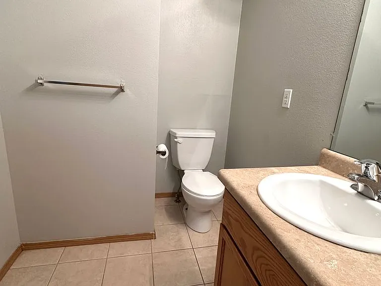 406 W Pawnee Ln — Photo 11