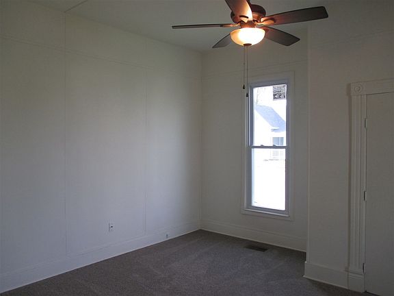 5th image of 701 W Oak St