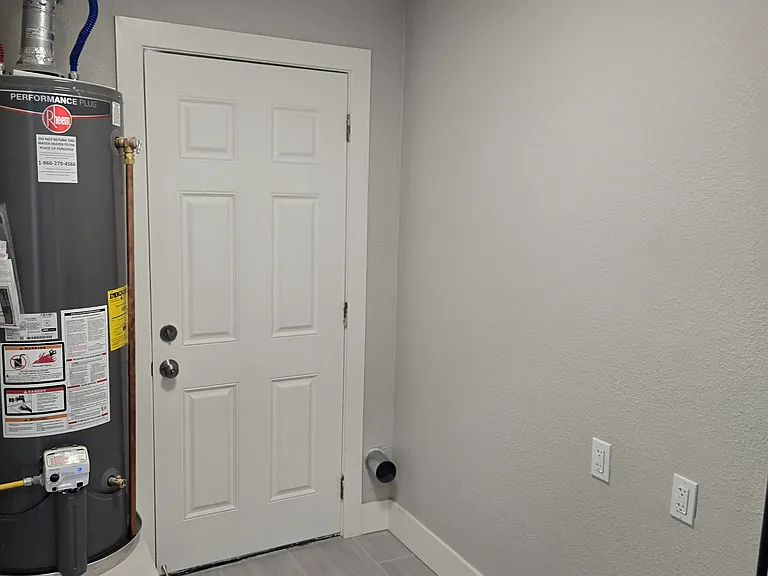 2421 Standard Ave — Photo 15