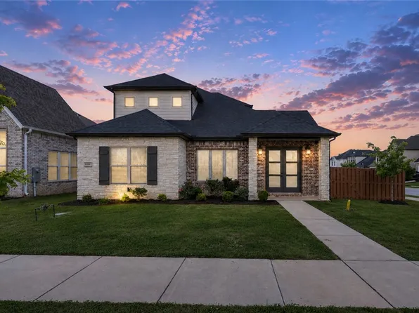 6200 SW Luna Ln, Bentonville, AR 72713
