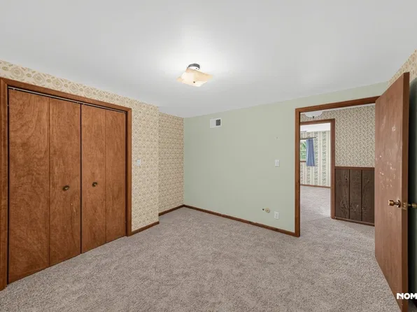 6294 Woodward Ave, Downers Grove, IL 60516
