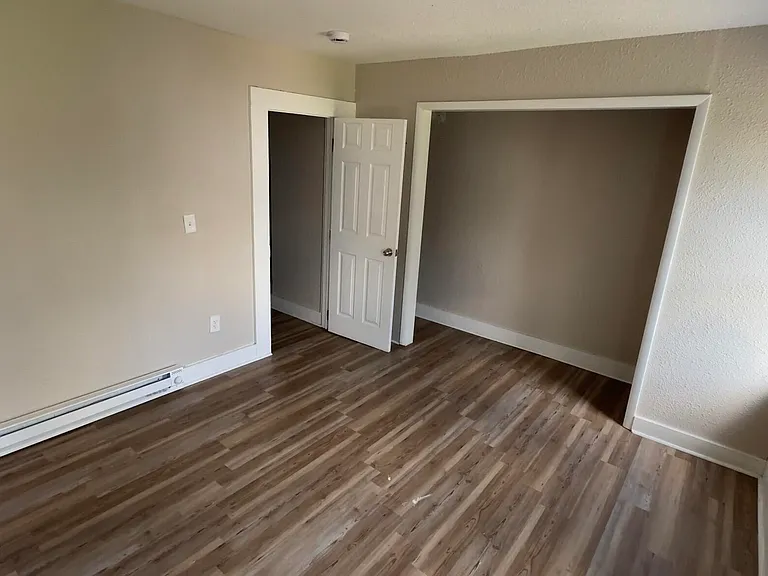 1014 Snyder Ave — Photo 10
