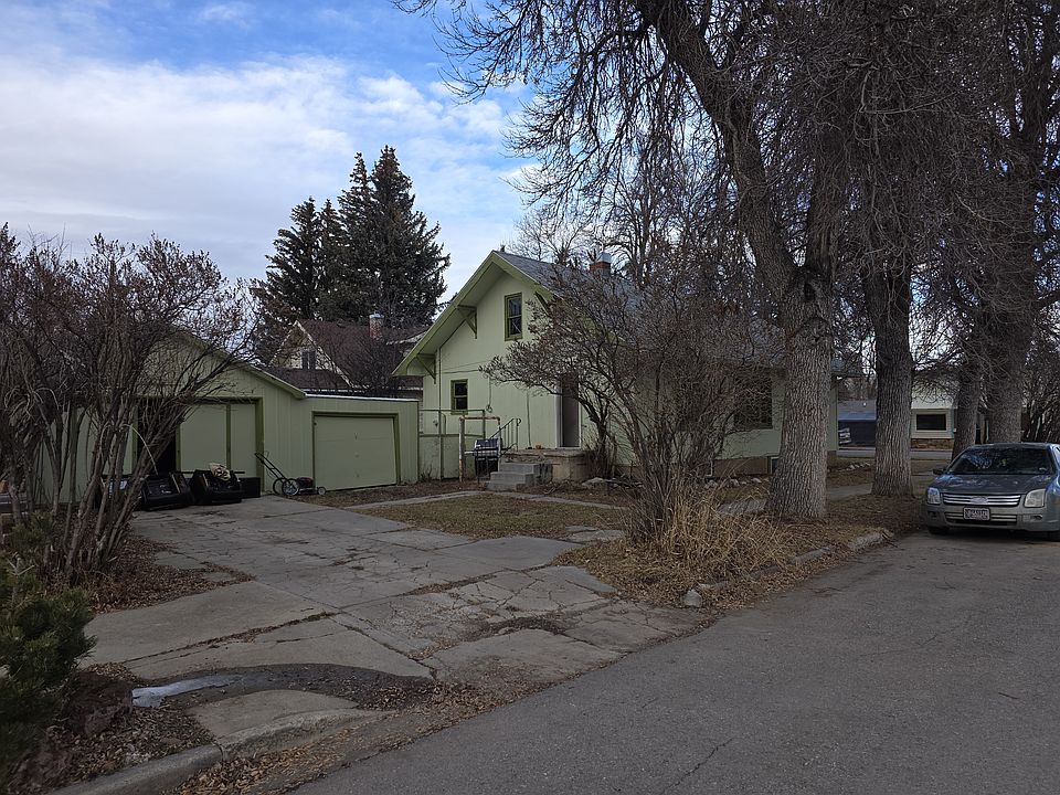 1st image of 916 5th Ave S