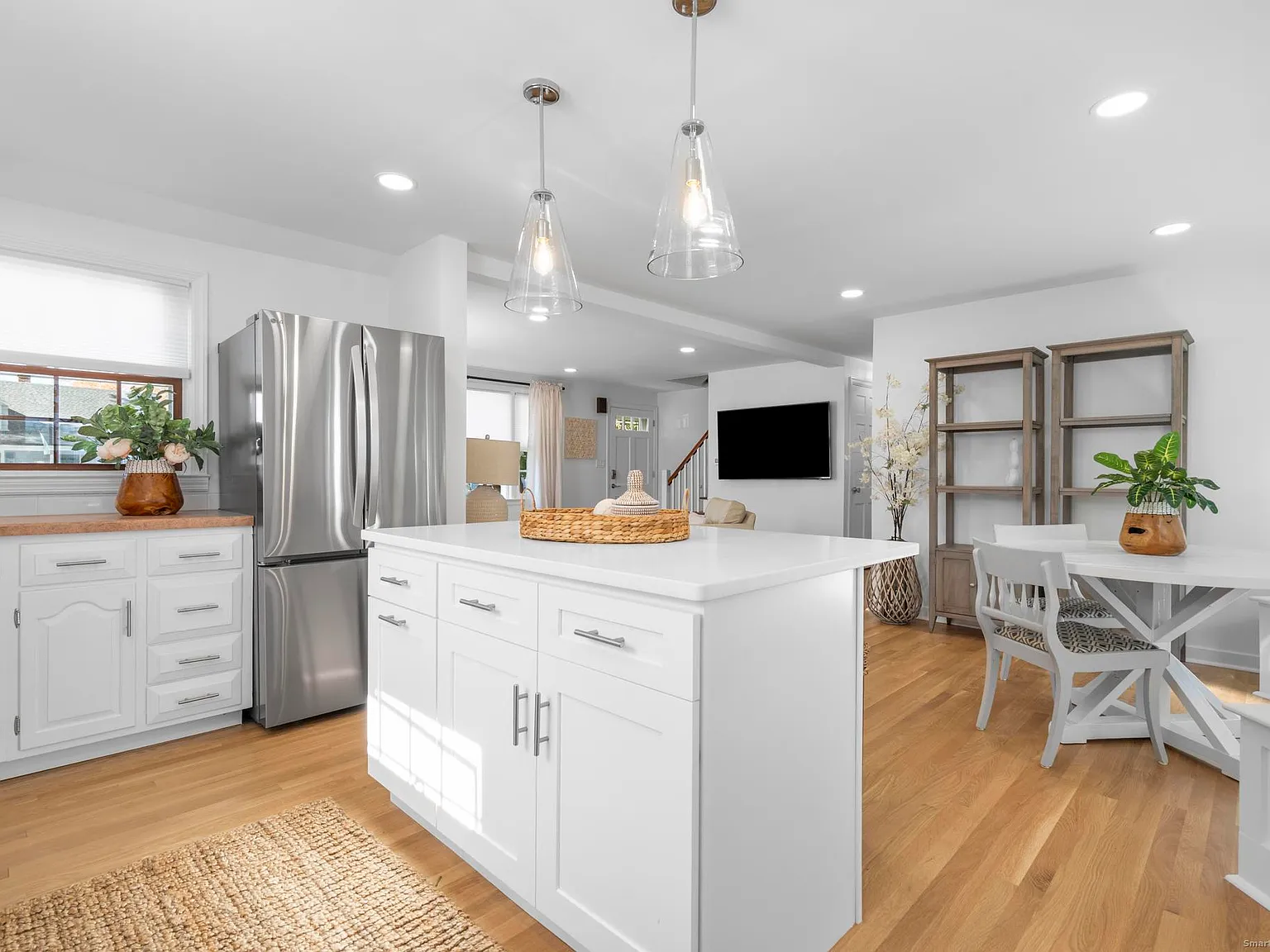 4 bed, 1.0 bath, 1267 sqft, $6,000 — Photo 3