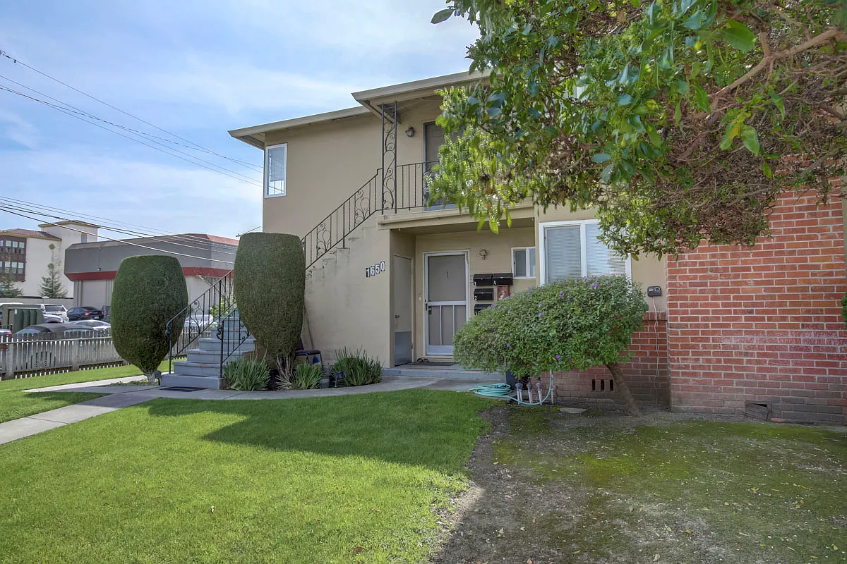 2 bed, 1.0 bath, 700 sqft, $2,295 — Photo 1