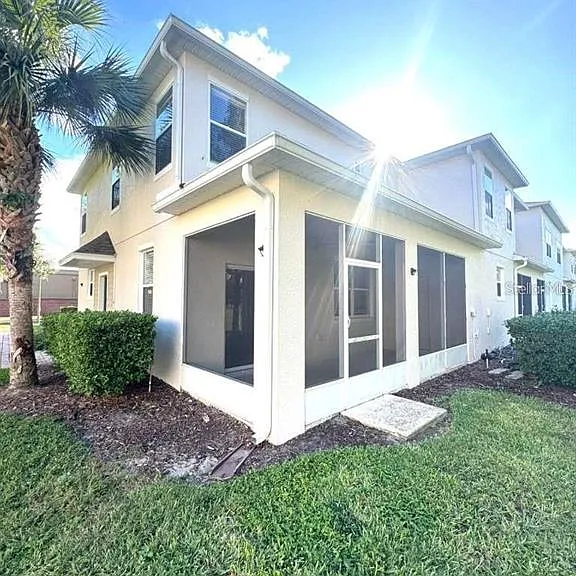 1122 Priory Cir — Photo 2