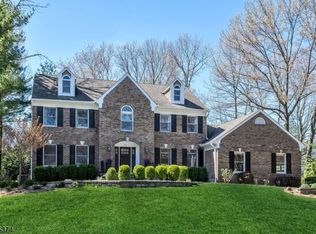15 Yeomans Ln, Allendale, NJ 07401