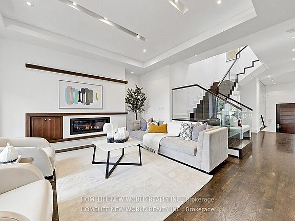 4th image of 220 Roe Ave