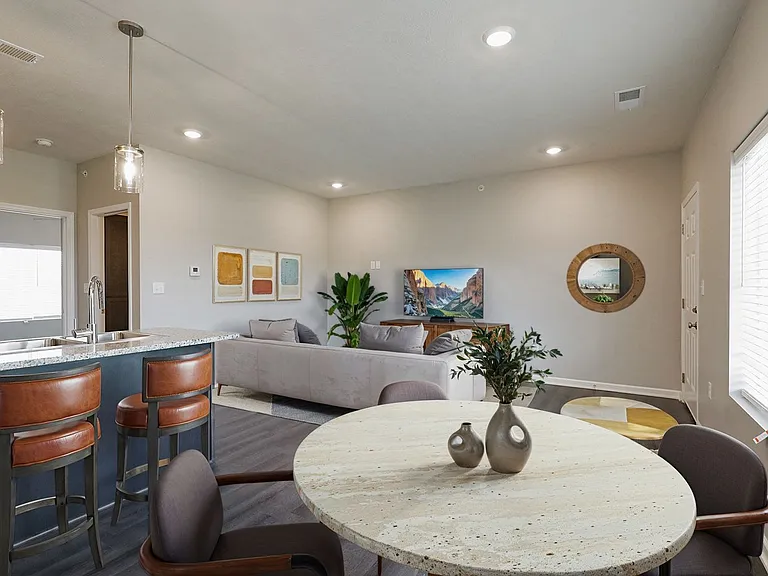Trailview Apartments at Pioneers Park — Photo 30