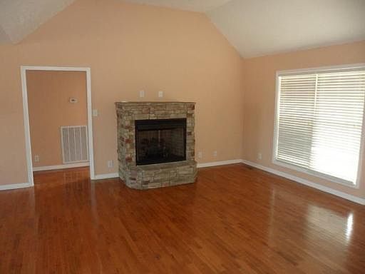 5th image of 649 Buttercup Dr