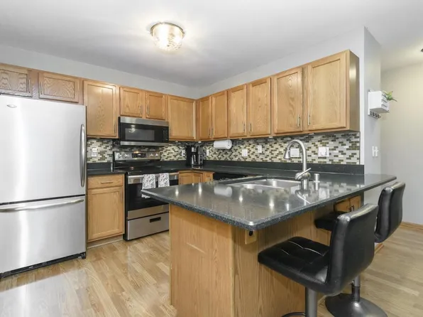 1901 Mallard Pointe CIRCLE #E, Waukesha, WI 53189