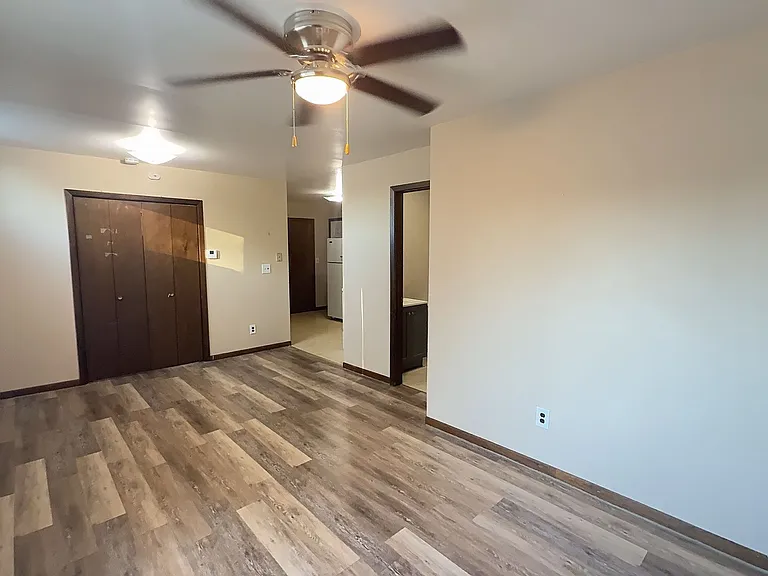 516 S Webb St — Photo 25