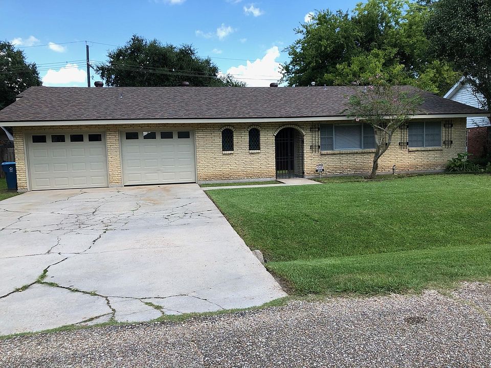 1st image of 204 Belle Chasse Dr
