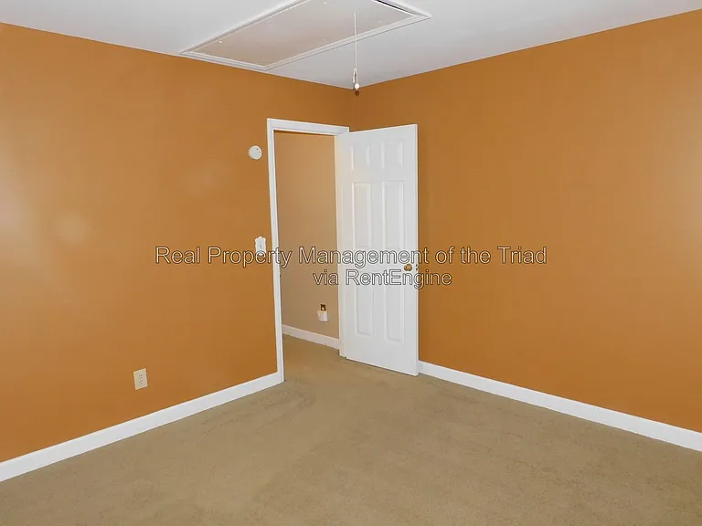12 Cedar Knoll Dr — Photo 14