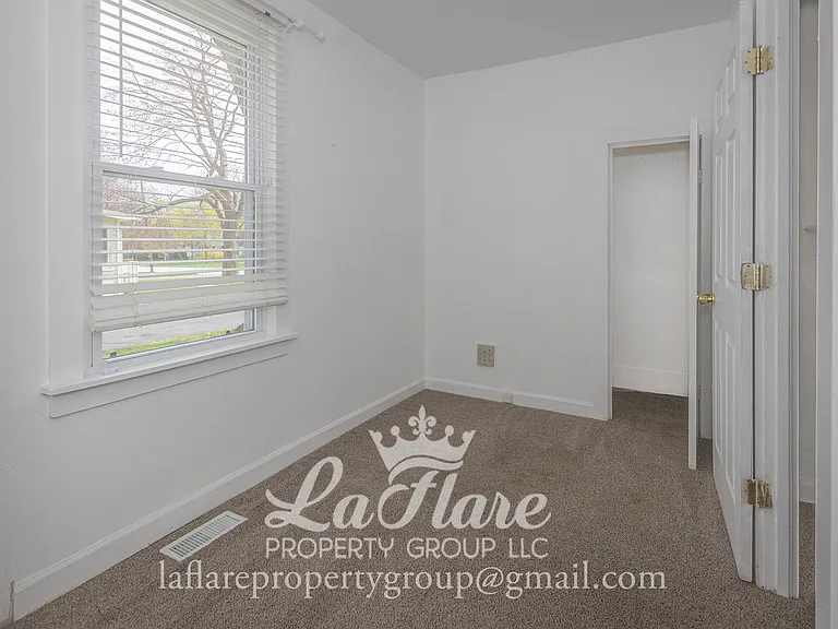 427 E Indiana Ave — Photo 16
