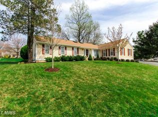 12418 Ox Hill Rd, Fairfax, VA 22033