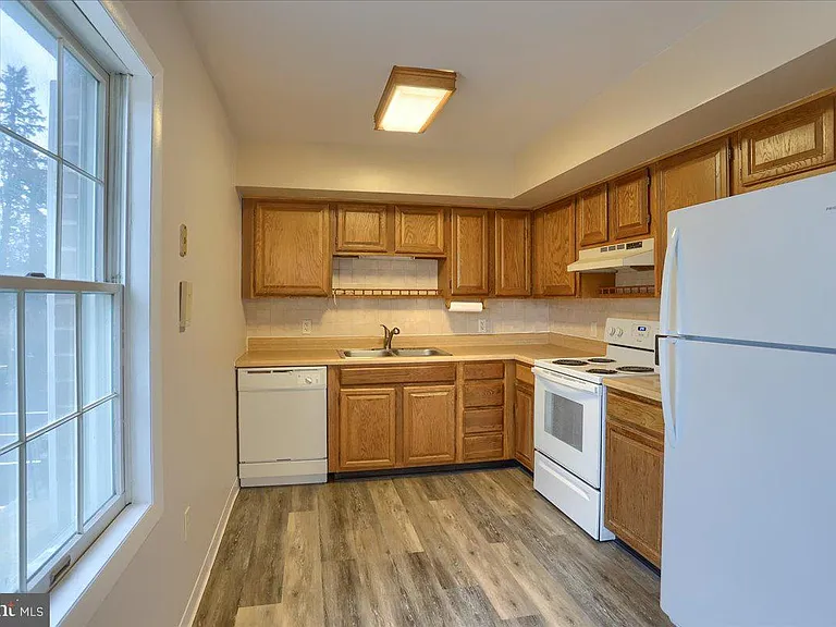 2712 Lisburn Rd #201 — Photo 12