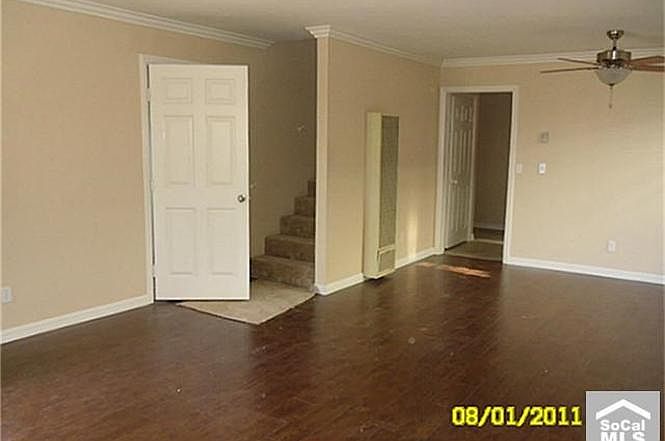 1st image of 318 E 116th Pl
