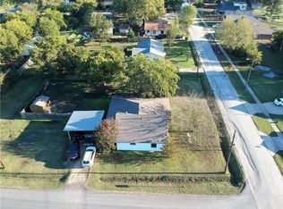 600 S Locust St, Venus, TX 76084
