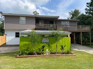 6091 5th St, Bay Saint Louis, MS 39520