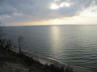 Lakeview Ave #15 & 16, South Haven, MI 49090