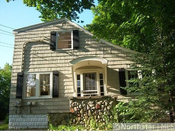 2nd image of 3472 Shoreline Dr