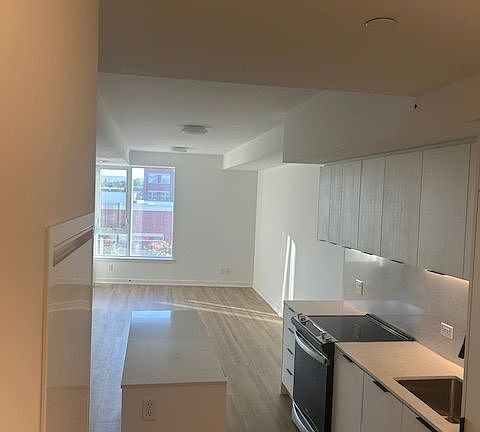 4th image of 31 Huron St #219