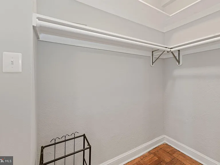 1010 25th St NW #208 — Photo 15
