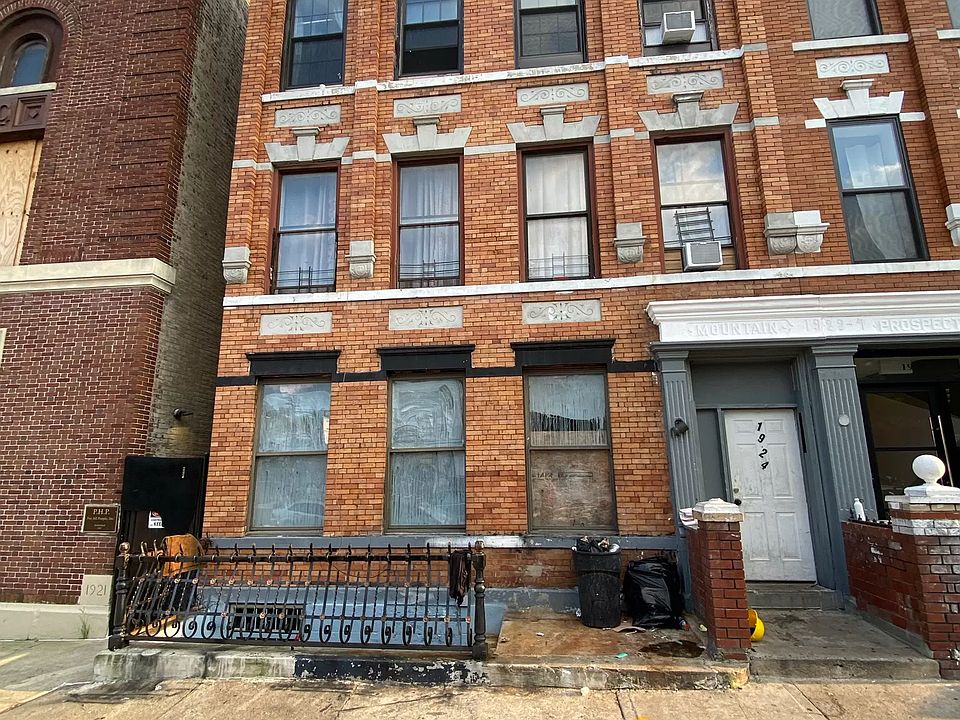 2nd image of 1924 Prospect Pl