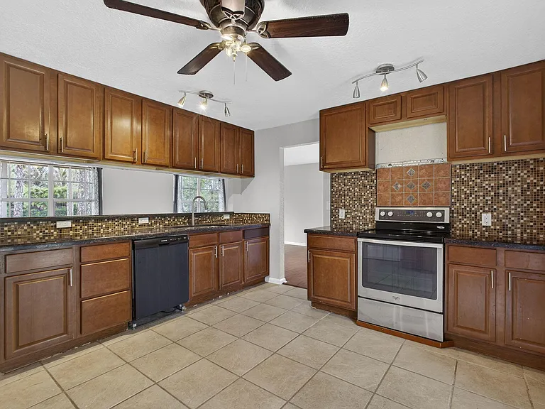 16932 Okeechobee Blvd — Photo 26