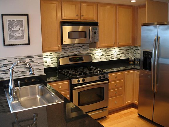 3rd image of 1034 Spruce St Unit 601