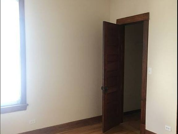 5th image of 2411 N St Louis Ave #2