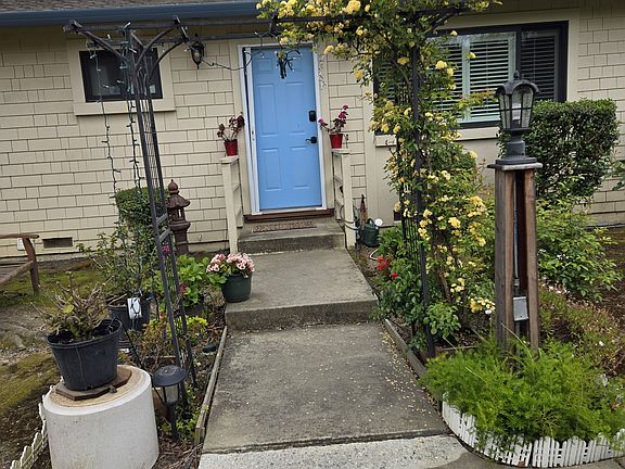 2nd image of 248 Green Meadow Dr APT A