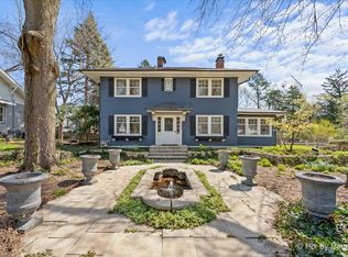 245 N Worth Ave, Elgin, IL 60123